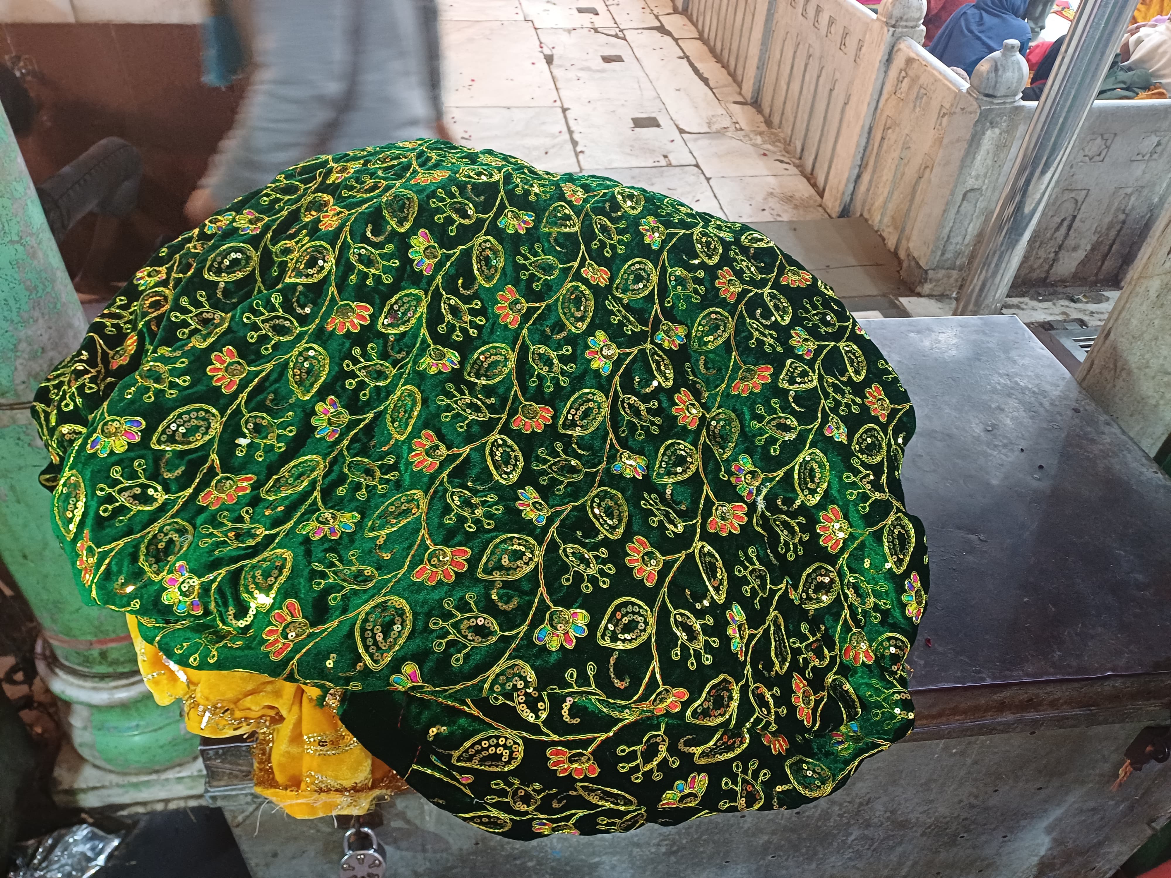 khwaja moinudin chisht Chadar by Nawaz Chishty